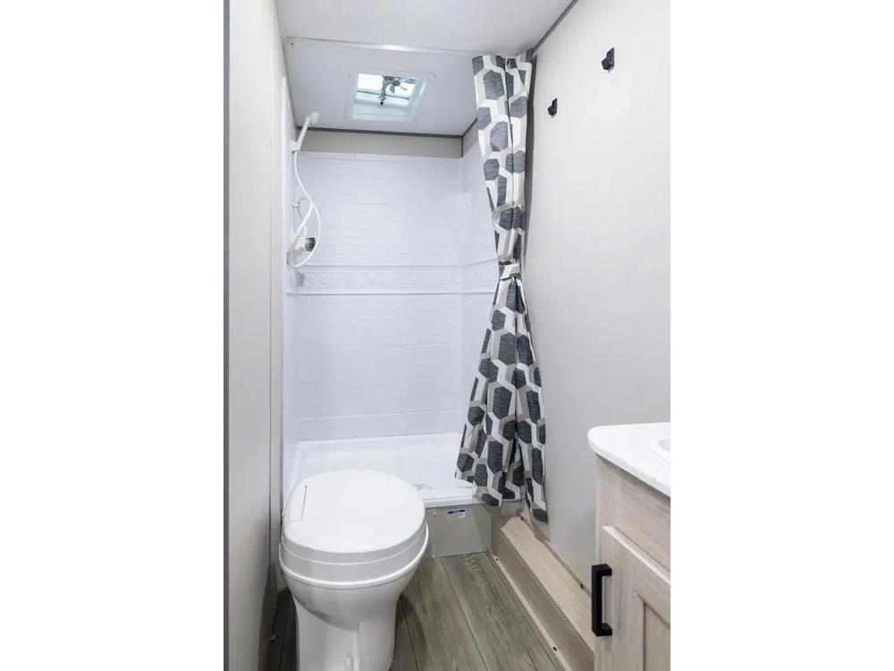 Coachmen Catalina 211bh 2026 alt