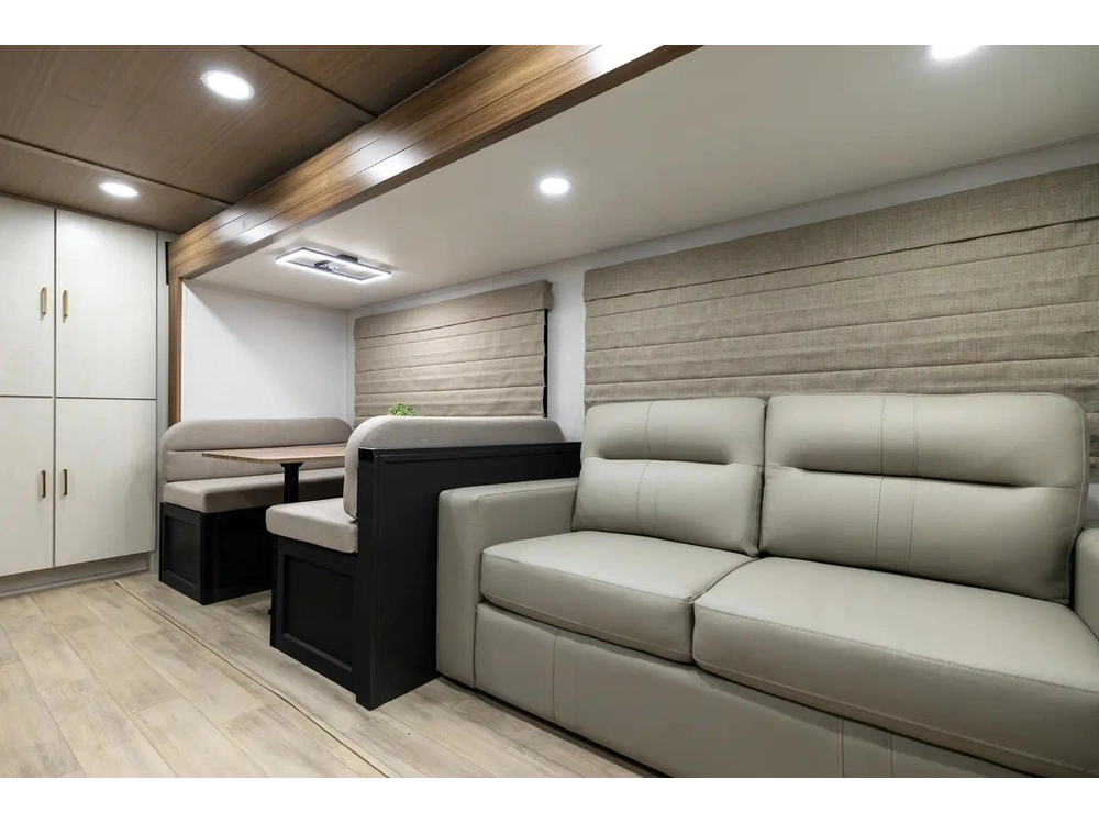 2026 Forest River Vibe Extreme Lite 2600rb alt