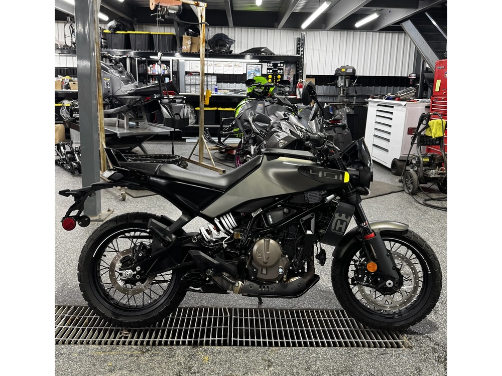 Husqvarna Svartpilen 401 B.d. 2024 alt