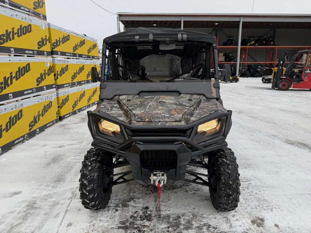 Honda Pioneer 1000-5 Deluxe 2024 alt