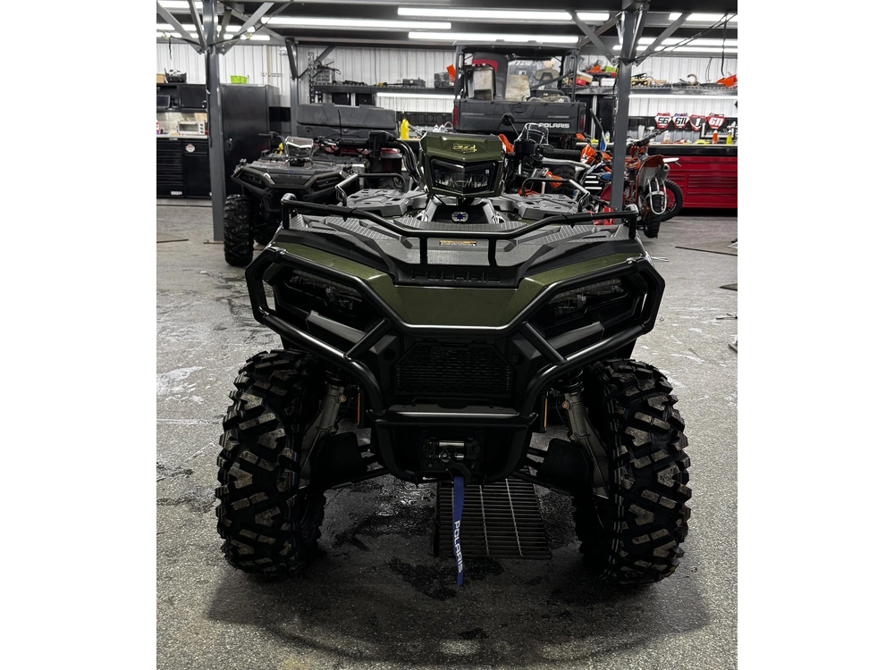 Polaris 570 Premium 40e 2026 alt