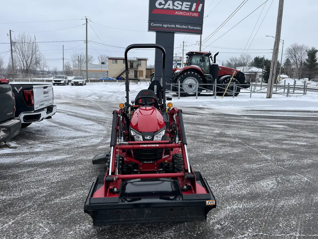 2024 Mahindra Emax20S ROPS