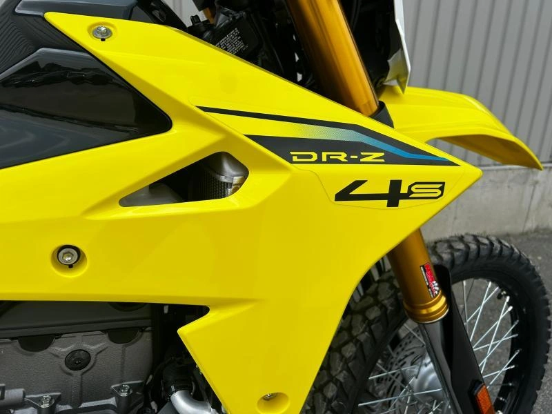 2025 Suzuki Dr-z4s alt
