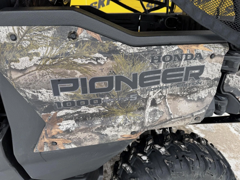 Honda Pioneer 1000-5 Deluxe 2024 alt
