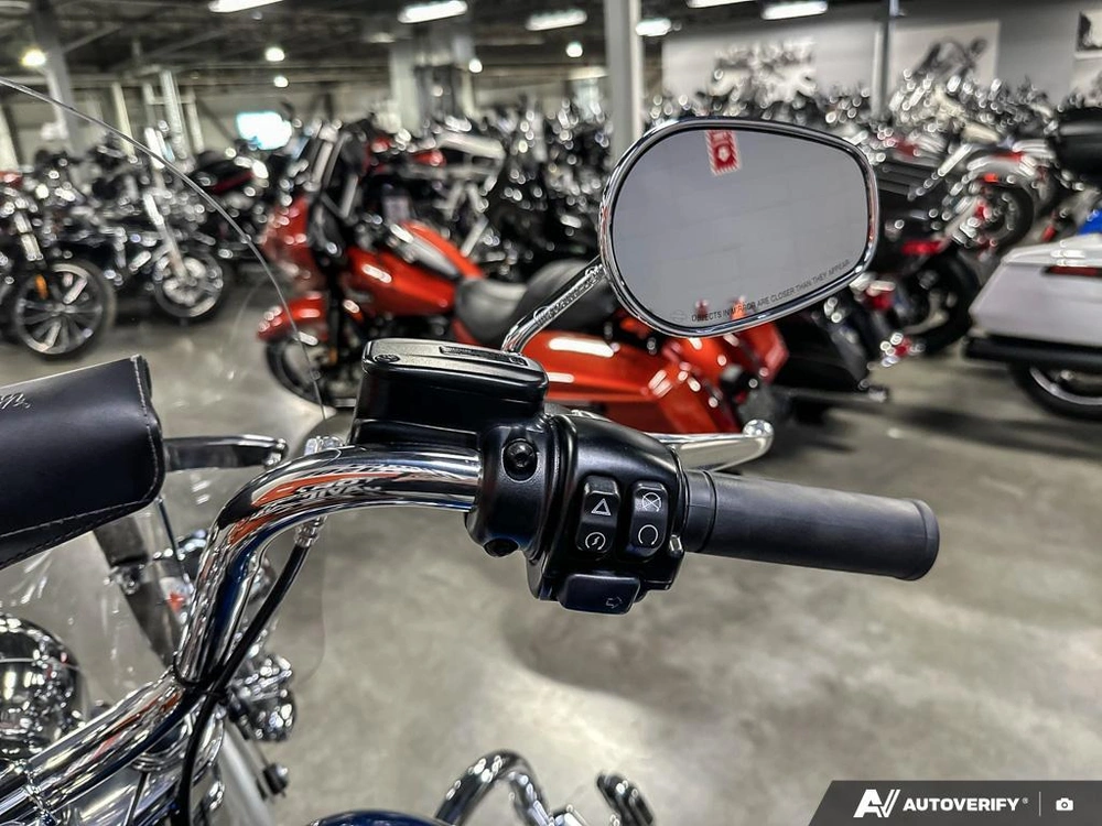 2022 Harley-davidson Flhcs