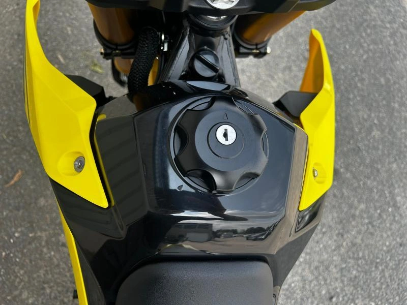 2025 Suzuki Dr-z4s alt