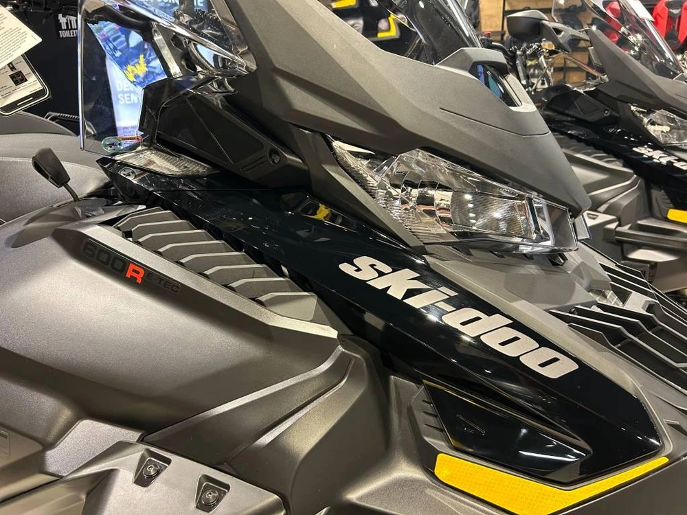 Ski-doo Skandic Le 24'' 600r E-tec Silent Cobra 1.5'' E.s. 2026 alt