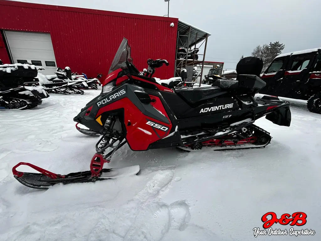 2024 Polaris 650 Indy Adventure 137 Indy Red