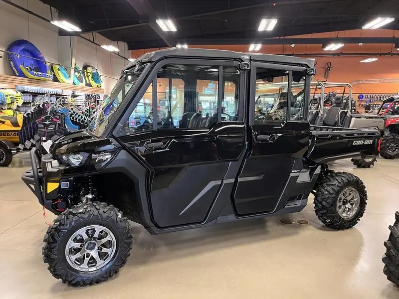 2022 Can-Am defender max ltd cab