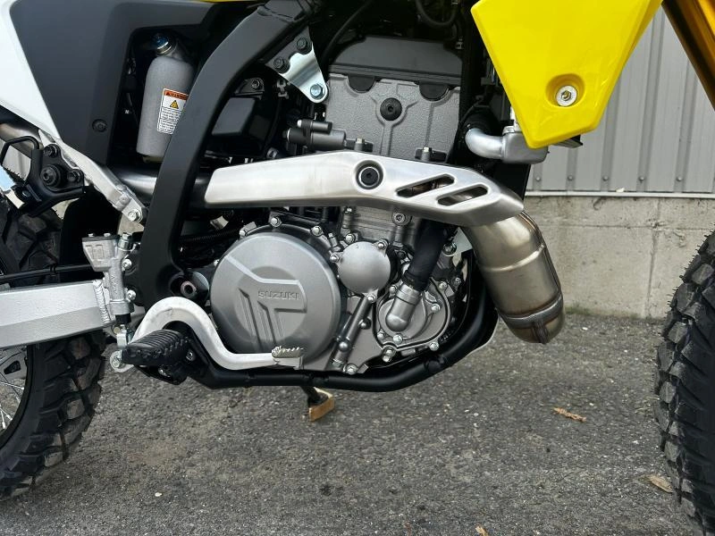 2025 Suzuki Dr-z4s alt