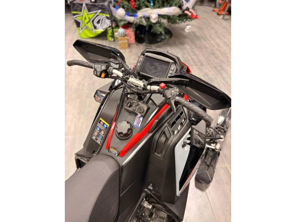 Polaris Prostar S4 Indy Adventure 137 2025 alt