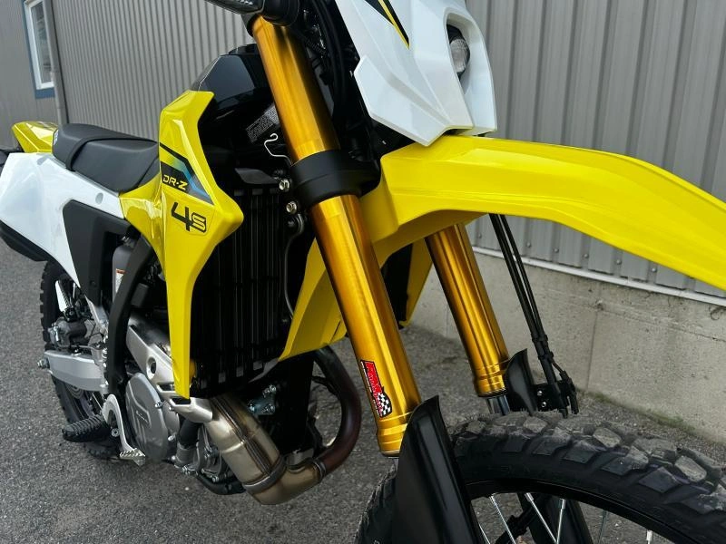 2025 Suzuki Dr-z4s alt