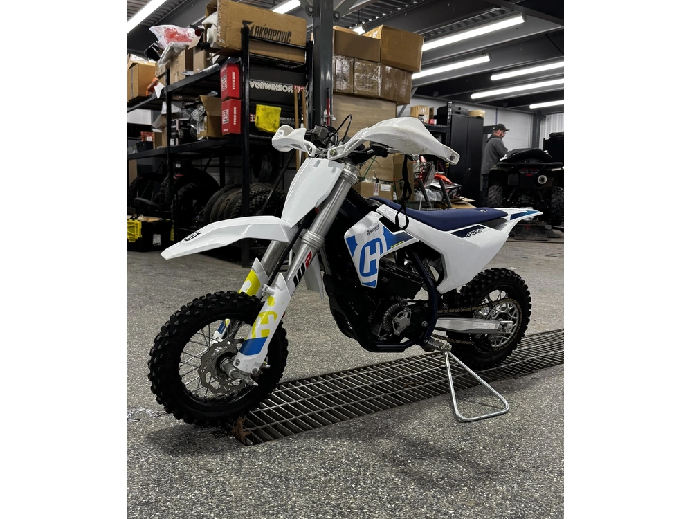 2023 Husqvarna Ee3 alt