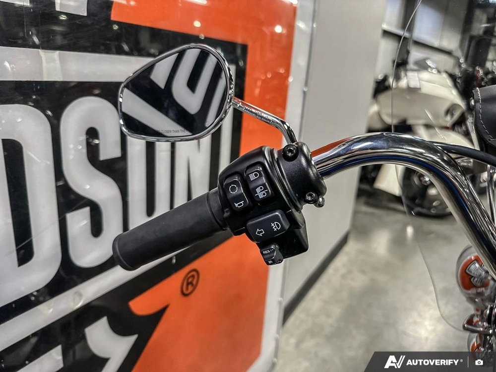 2022 Harley-davidson Flhcs