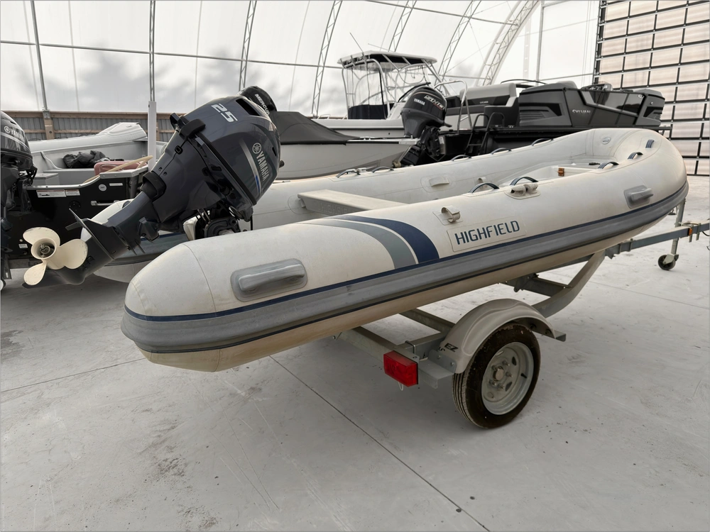 2015 Highfield Cl380 alt