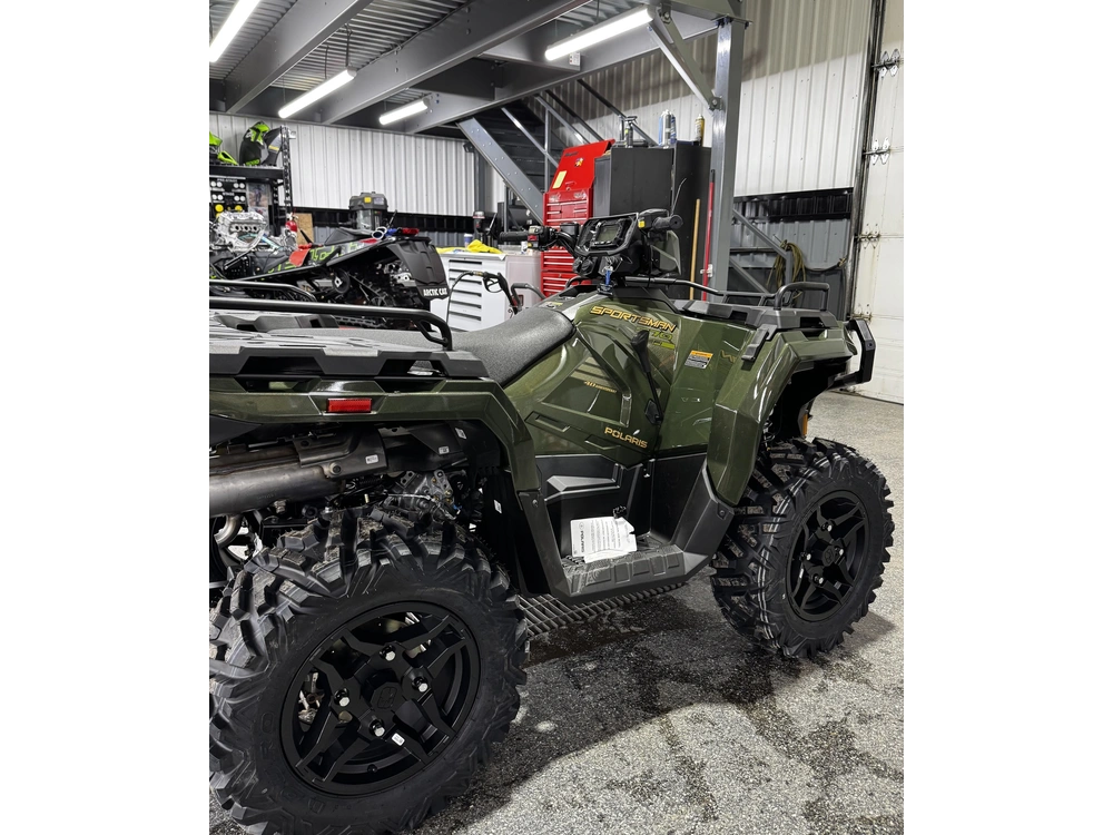 Polaris 570 Premium 40e 2026 alt