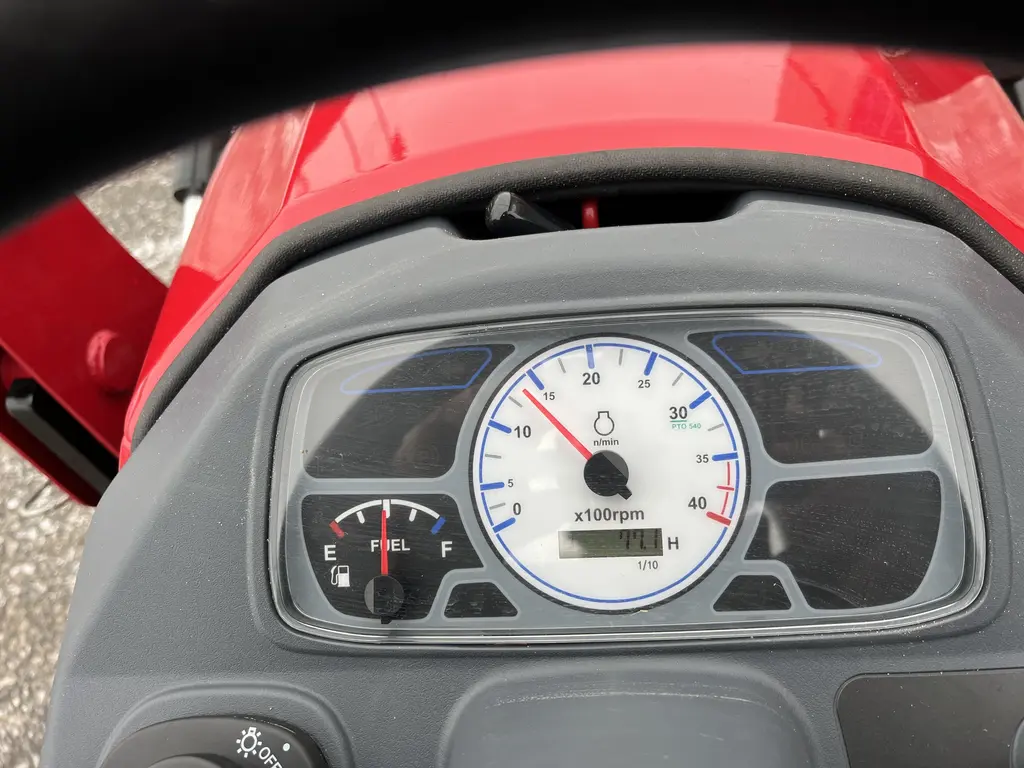 2024 Mahindra Emax20S ROPS