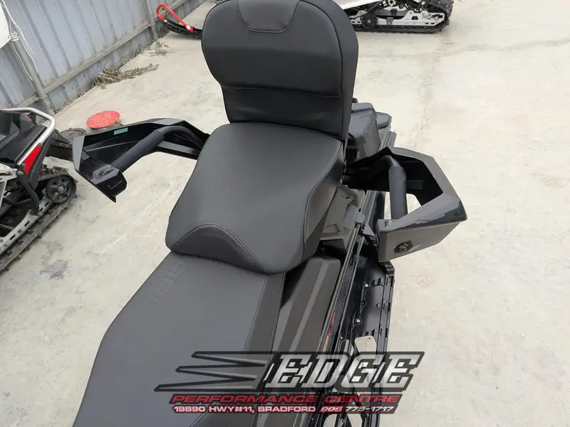 2025 Polaris 650 Indy Adventure 137 7S