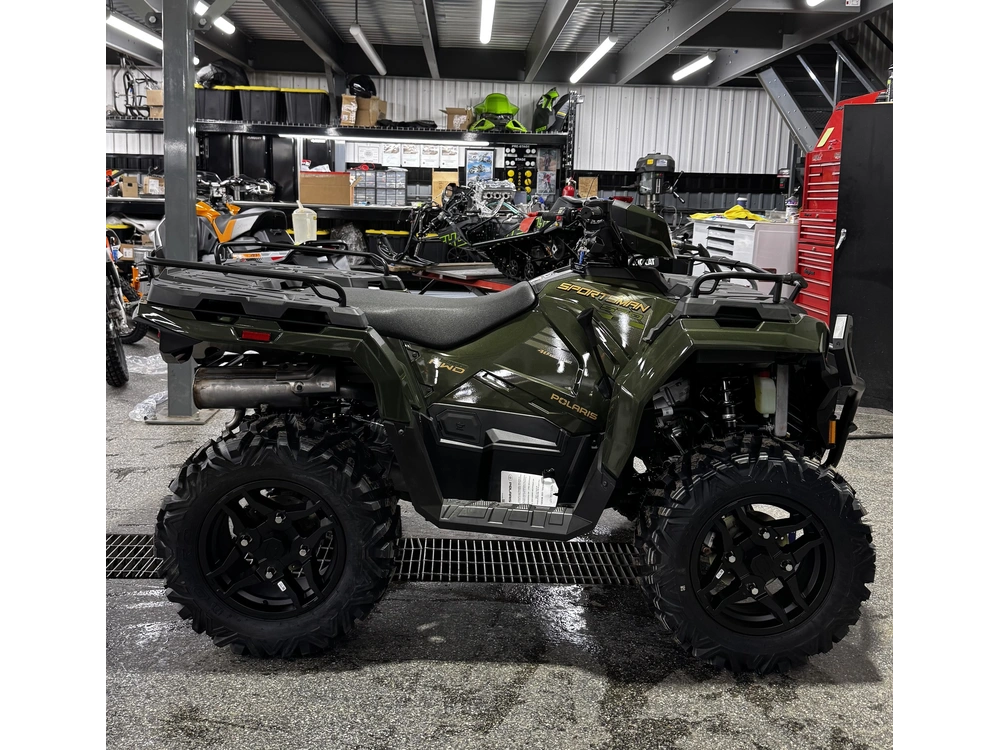 Polaris 570 Premium 40e 2026 alt