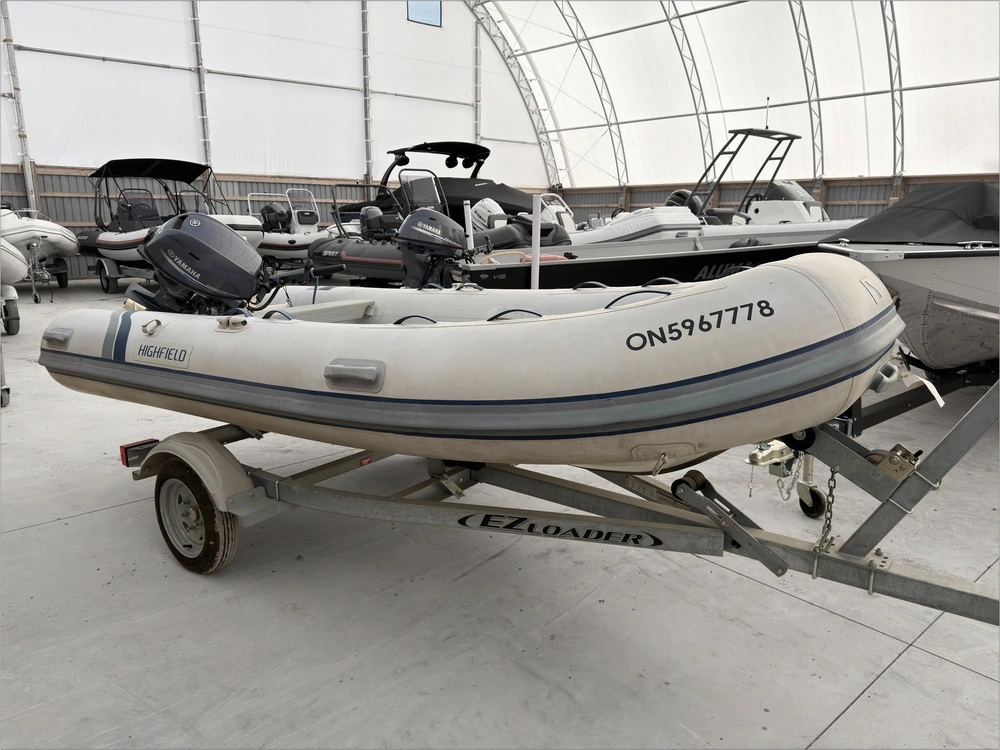 2015 Highfield Cl380 alt