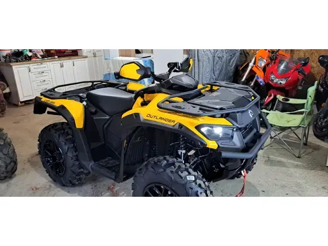 Can-Am OUTLANDER 700 XT 2024