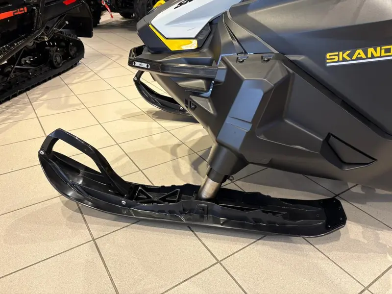 2025 Ski-Doo SKANDIC LE 20'' 900 ACE Silent Cobra 1.5'' E.S.