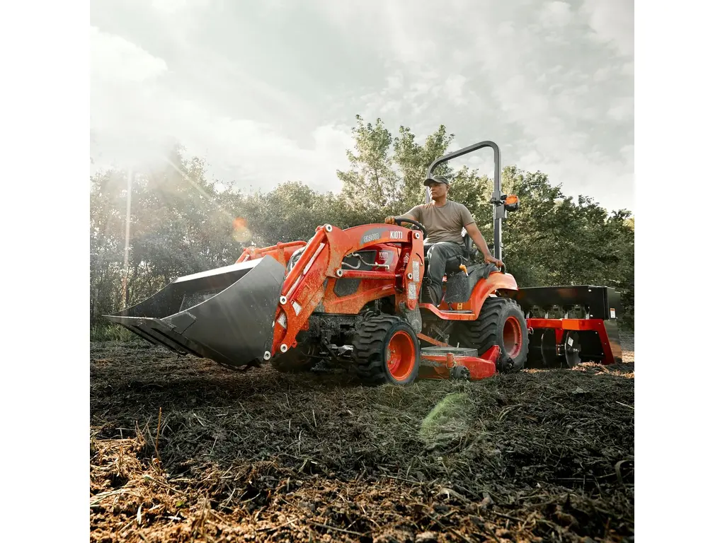 KIOTI Tracteur CS Tracteur sous-compacte CS 