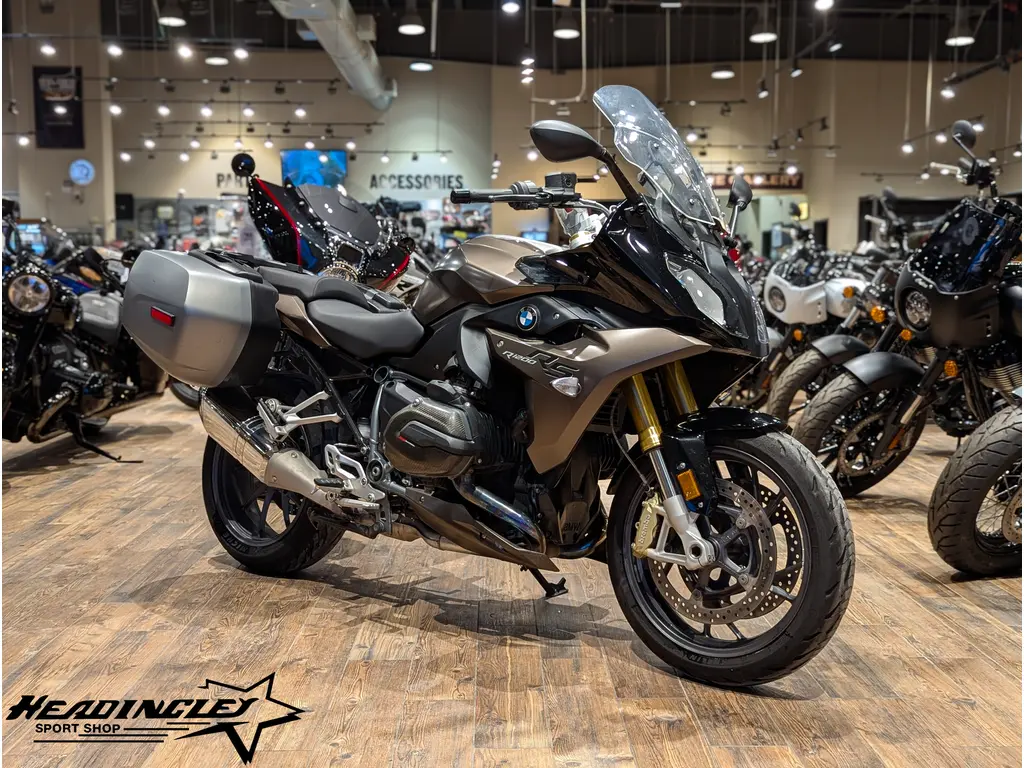 2018 BMW R 1200 RS // Frozen Bronze Metallic/Black Storm Metallic