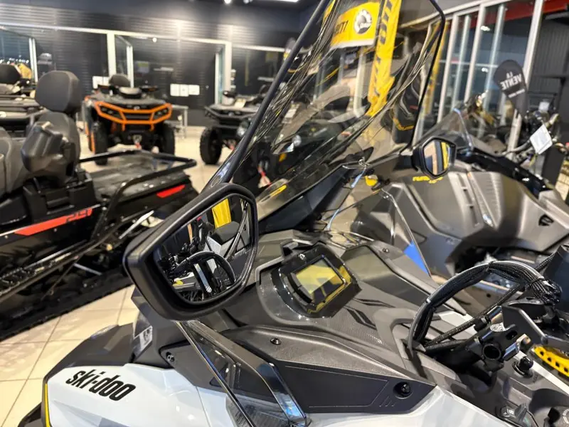 2025 Ski-Doo SKANDIC LE 20'' 900 ACE Silent Cobra 1.5'' E.S.