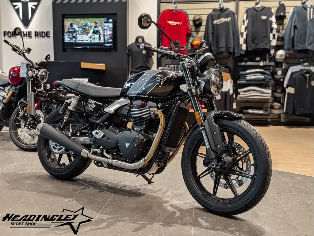 2025 Triumph Speed Twin 900 // Phantom Black/Aurum Gold