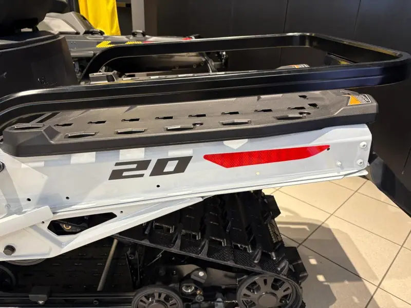2025 Ski-Doo SKANDIC LE 20'' 900 ACE Silent Cobra 1.5'' E.S.