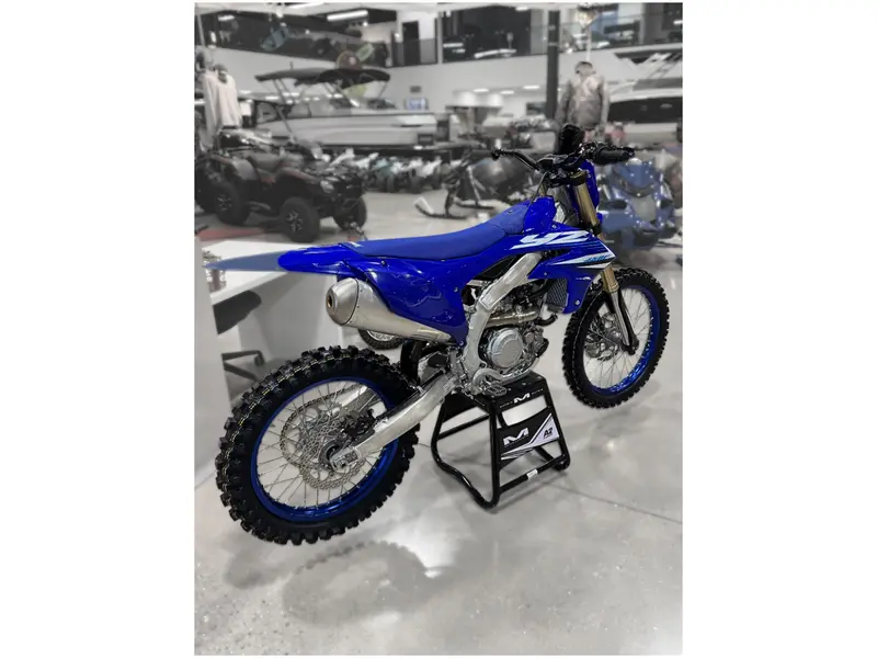 2025 Yamaha YZ450F thumbnail 3