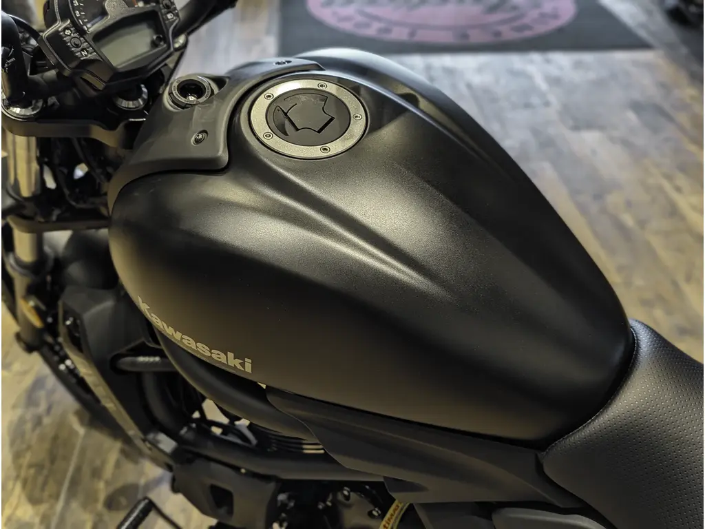 New 2025 Kawasaki Vulcan S // Metallic Flat Spark Black in