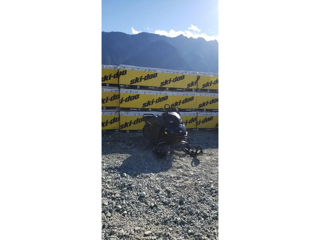 2023 Ski-Doo TSPB Summit Expert 154 850 E-TEC Turbo R 3.0″ SHOT