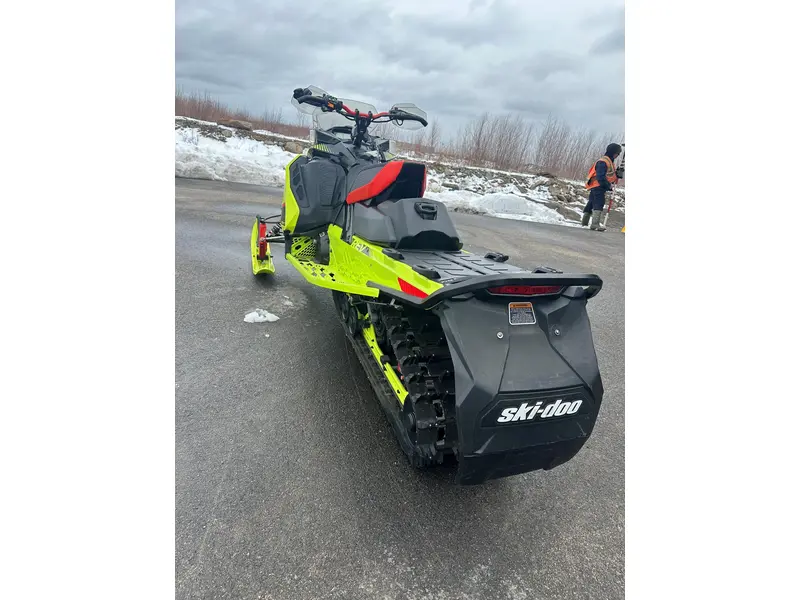 2020 Ski-Doo RENEGADE XRS 850 ETEC