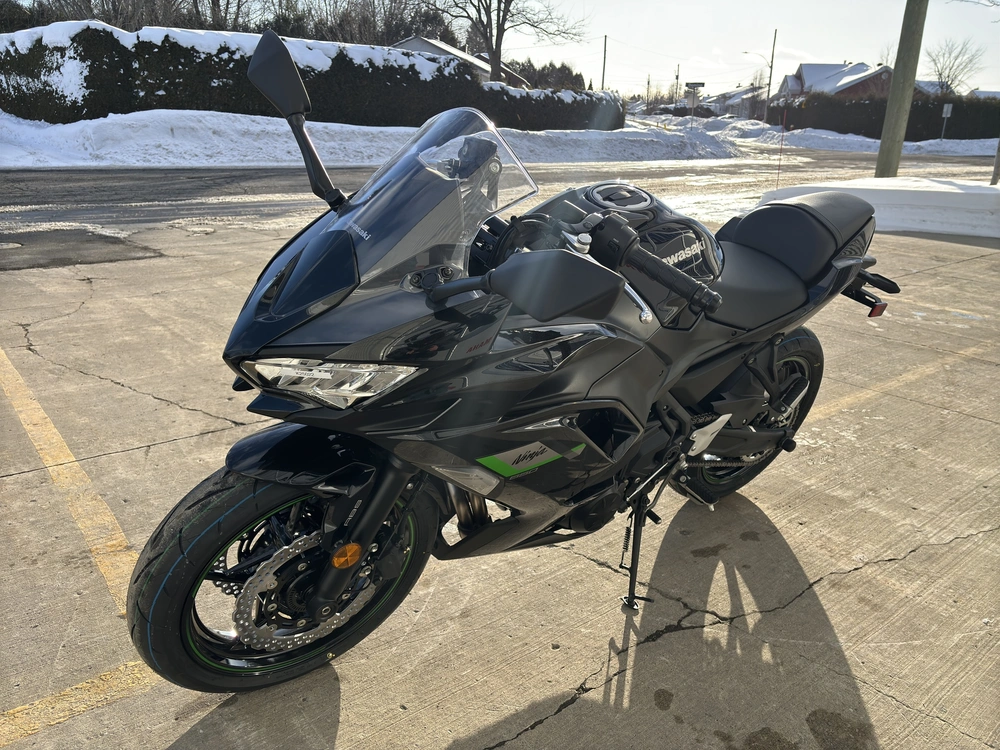 2025 Kawasaki Ninja 650 Abs alt
