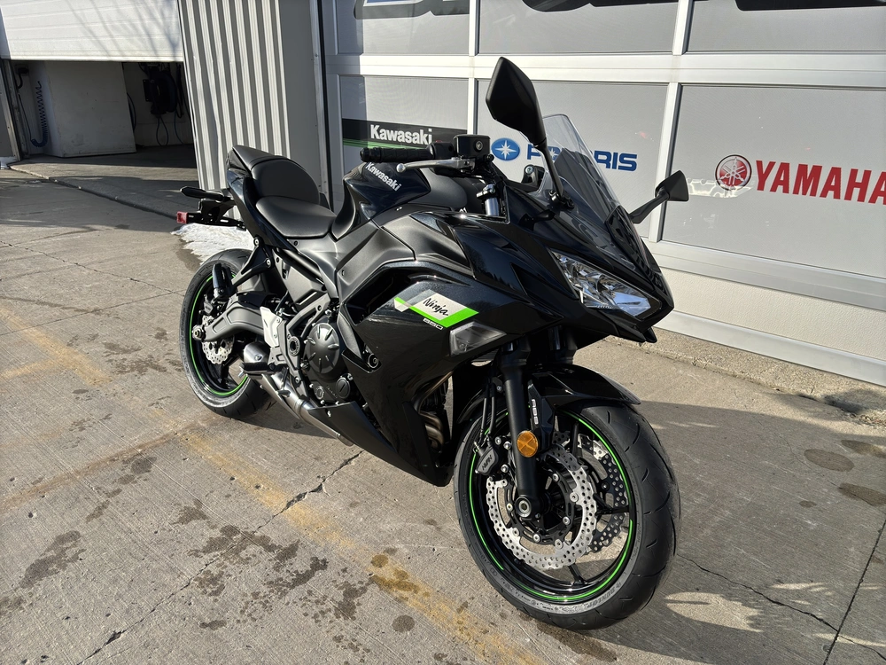 2025 Kawasaki Ninja 650 Abs alt