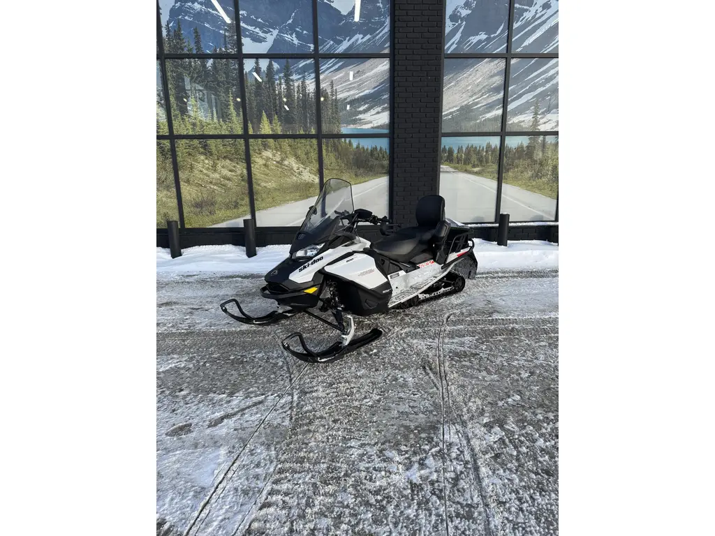 2020 Ski-Doo Grand Touring Sport