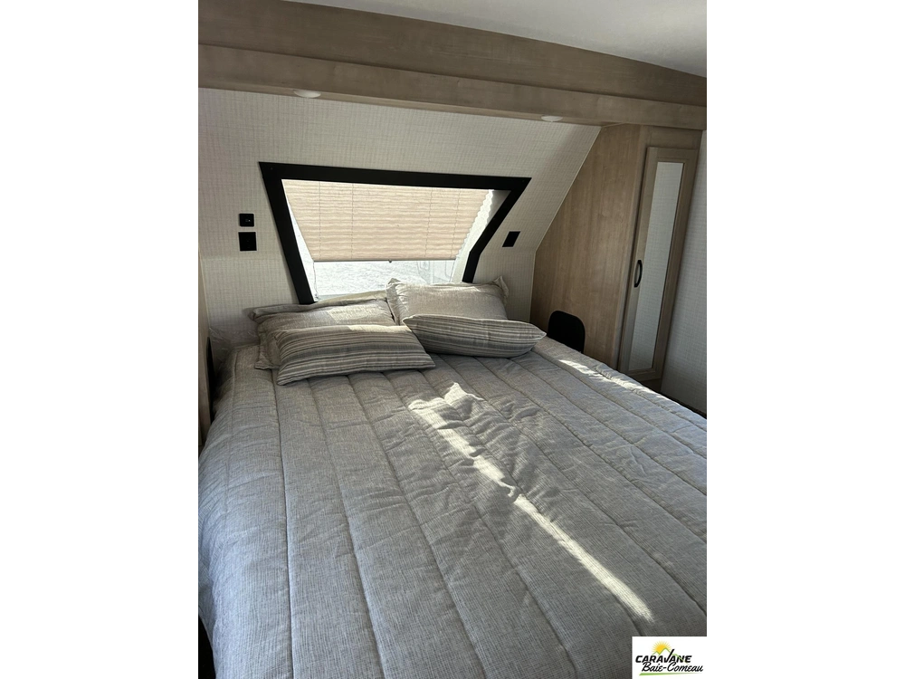 Palomino Solaire 258rbss 2023 alt