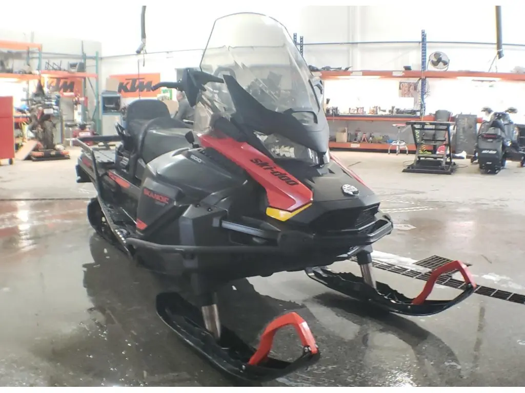 2021 Ski-Doo SKANDIC SWT 900 ACE E.S. (REV-XU) 24 X 1.25 TRACK