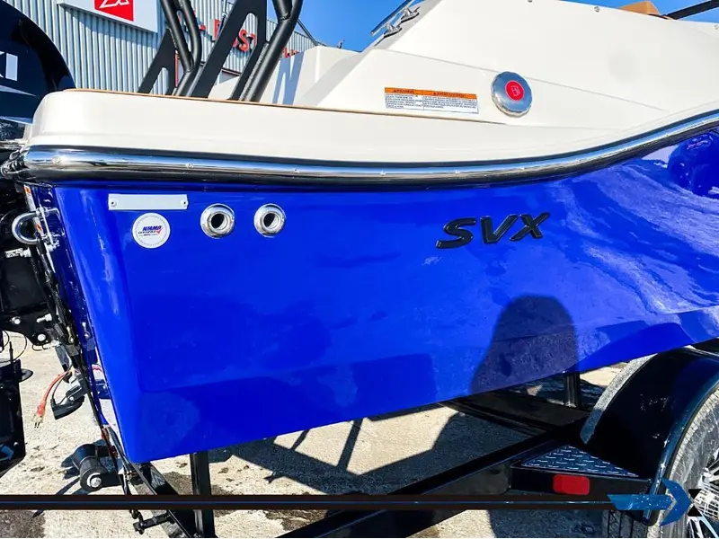 Starcraft SVX 190 OB 140HP deck boat bateau Ponté 2025