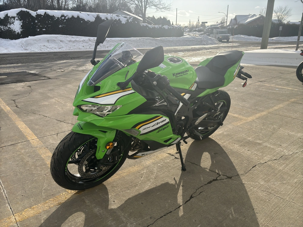 Kawasaki Ninja Zx-4rr Krt 2025 alt
