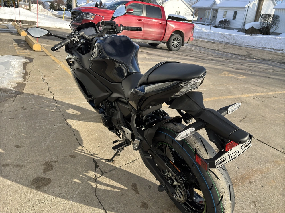 2025 Kawasaki Ninja 650 Abs alt