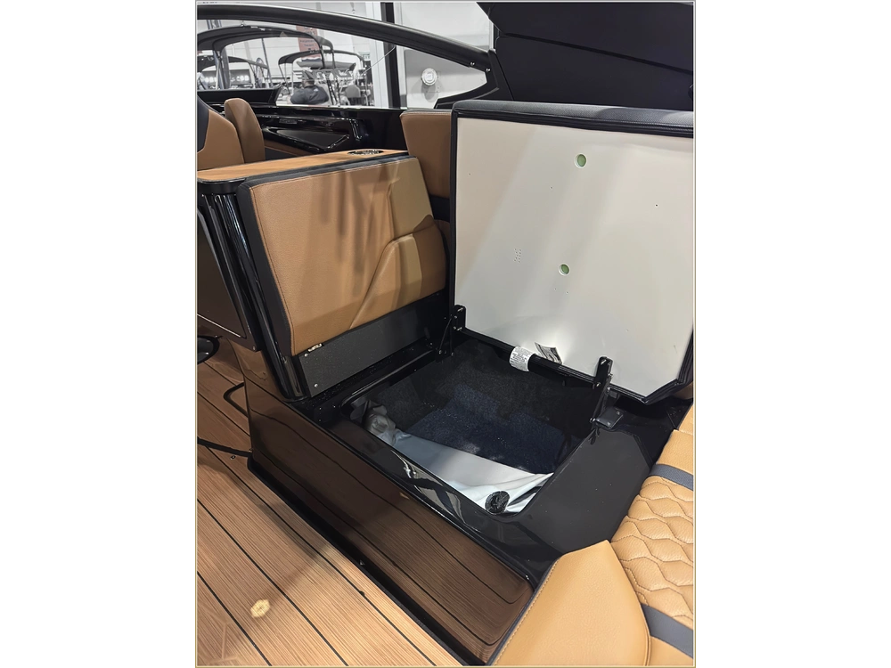 2025 Yamaha 255xd + $2,500 Water Package! 3.99% Financing & No Luxury Tax* alt