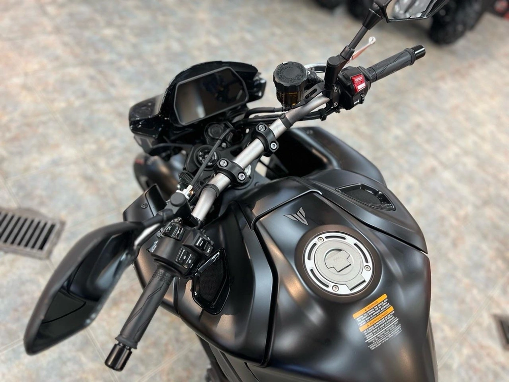 2025 Yamaha Mt-10 alt