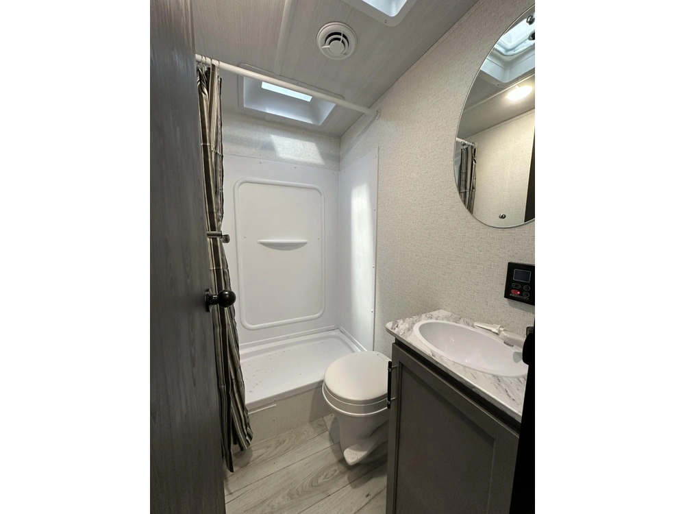 2025 Hideout 26patio alt