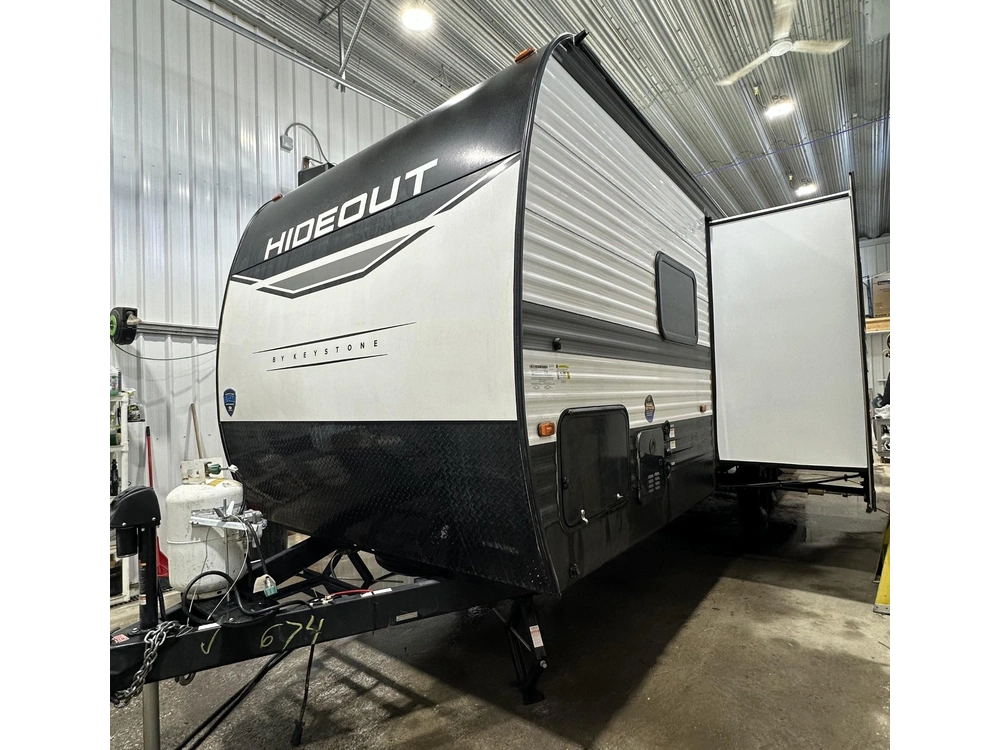 2025 Hideout 26patio alt