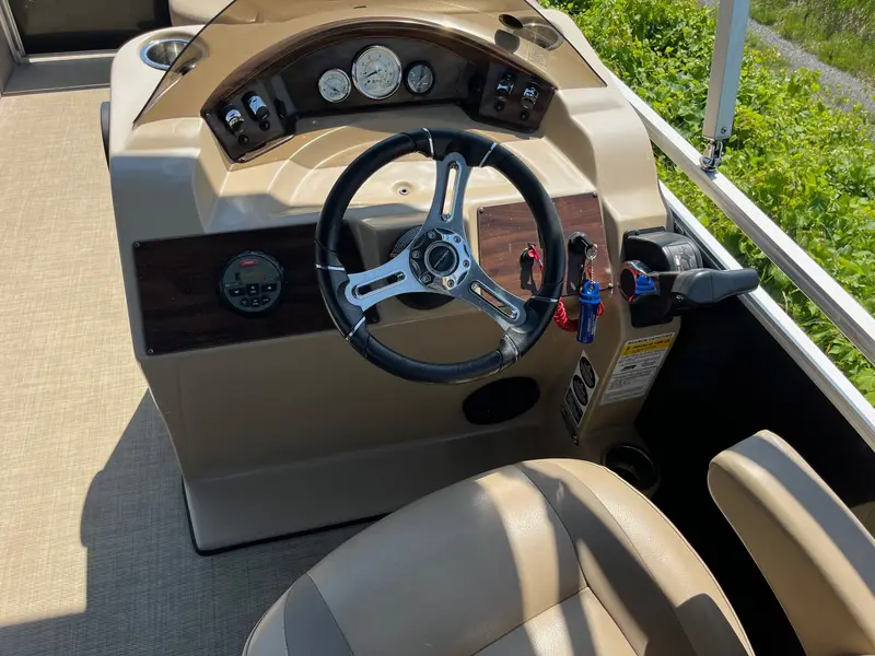 2017 Crestliner PONTON 200 RALLY Honda 50hp