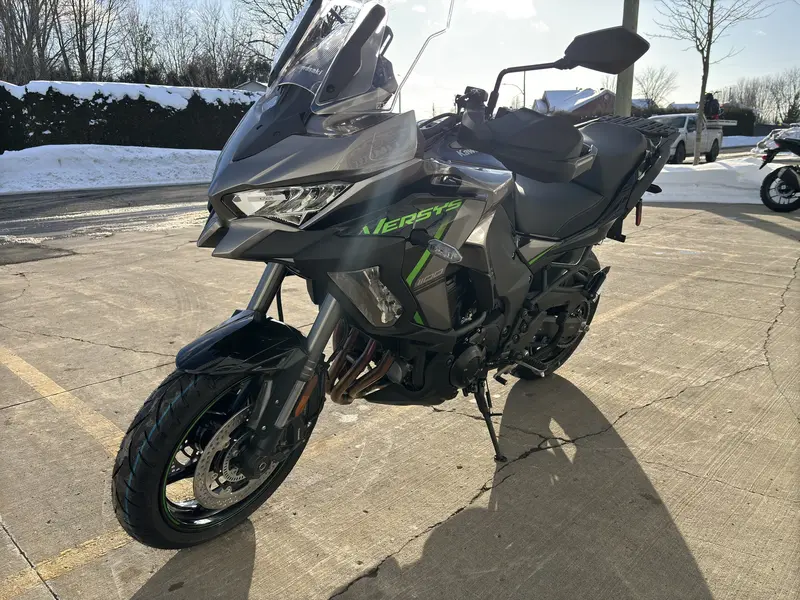 2025 Kawasaki Versys 1100 LT SE
