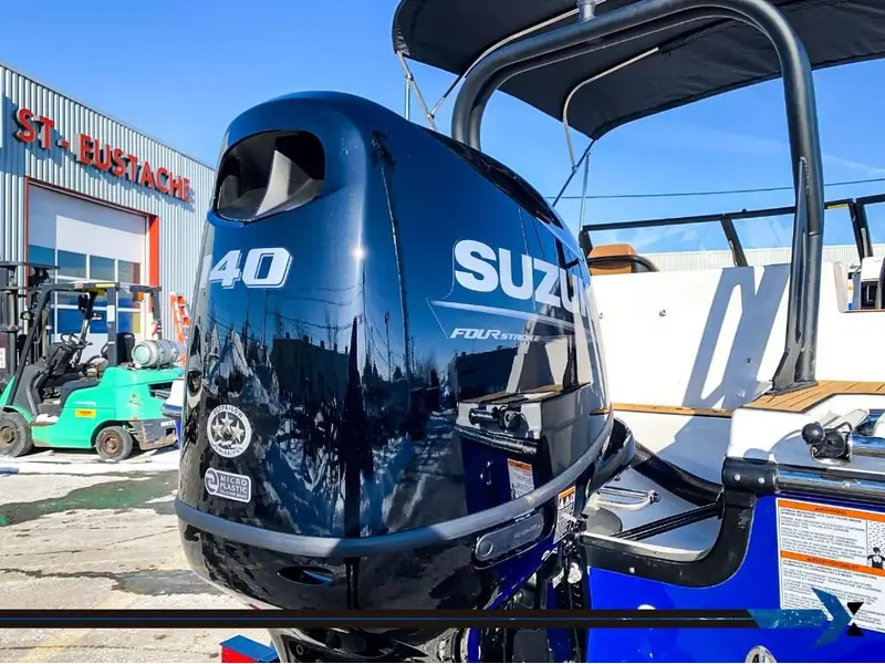 Starcraft SVX 190 OB 140HP deck boat bateau Ponté 2025